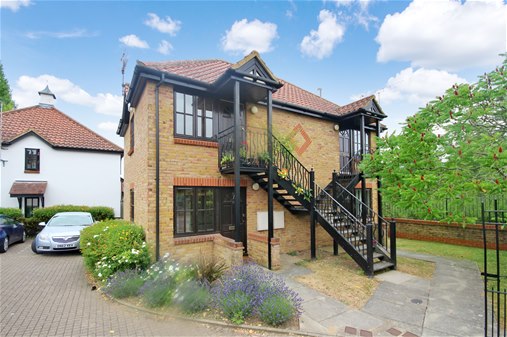 Cravells Road, Harpenden, AL5 1DR